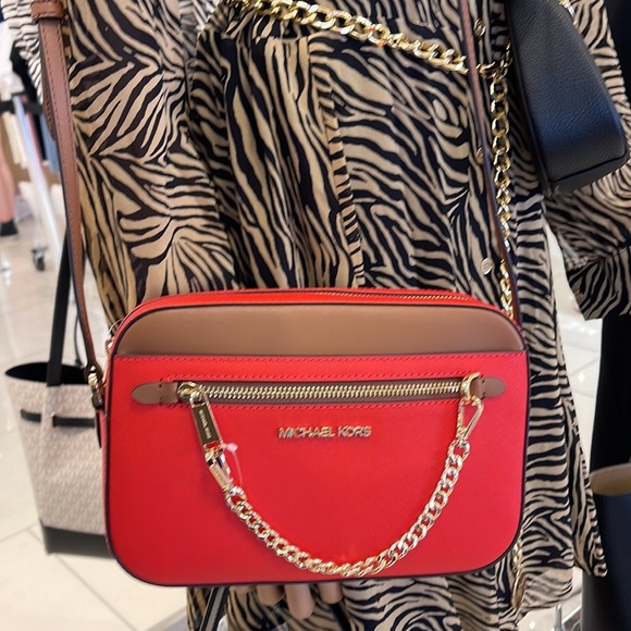 MICHAEL KORS 
Jet Set Item Large EW Zip Chain XBody Saffiano Leather Crossbody - Picture 2 of 16